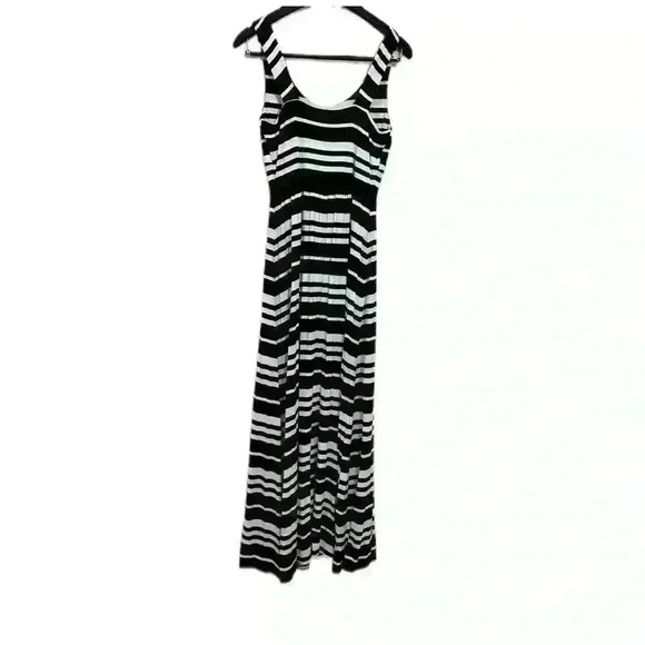 NWT V Cristina Black White Strippe Sleeveless Maxi Dress Size S - Picture 1 of 5